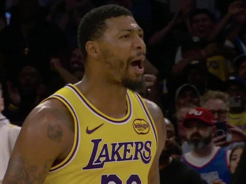 华体会全站登录官网app-斯马特：队友们无比信任彼此，本场胜利对准备季后赛意义重大