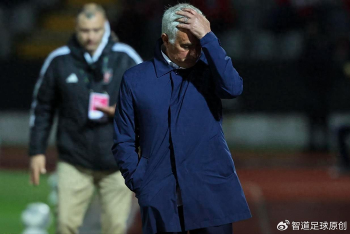 华体会官网-穆里尼奥又抓内鬼+语出惊人 本菲卡若解约 球迷希望阿莫林执教|何塞·穆里尼奥|葡超|本菲卡足球俱乐部|欧冠冠军|球队_新浪体育_新浪新闻