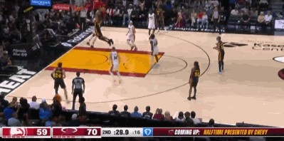 初生牛犊不怕虎！纽厄尔顺下不惧阿德巴约补防双手炸扣